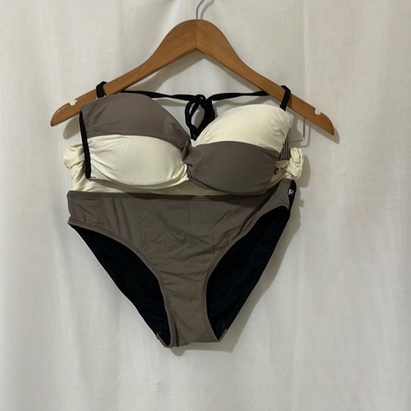 La Vie en Rose Two Tone Tie Neck Two Piece Swimsuit - Picture 1 of 4